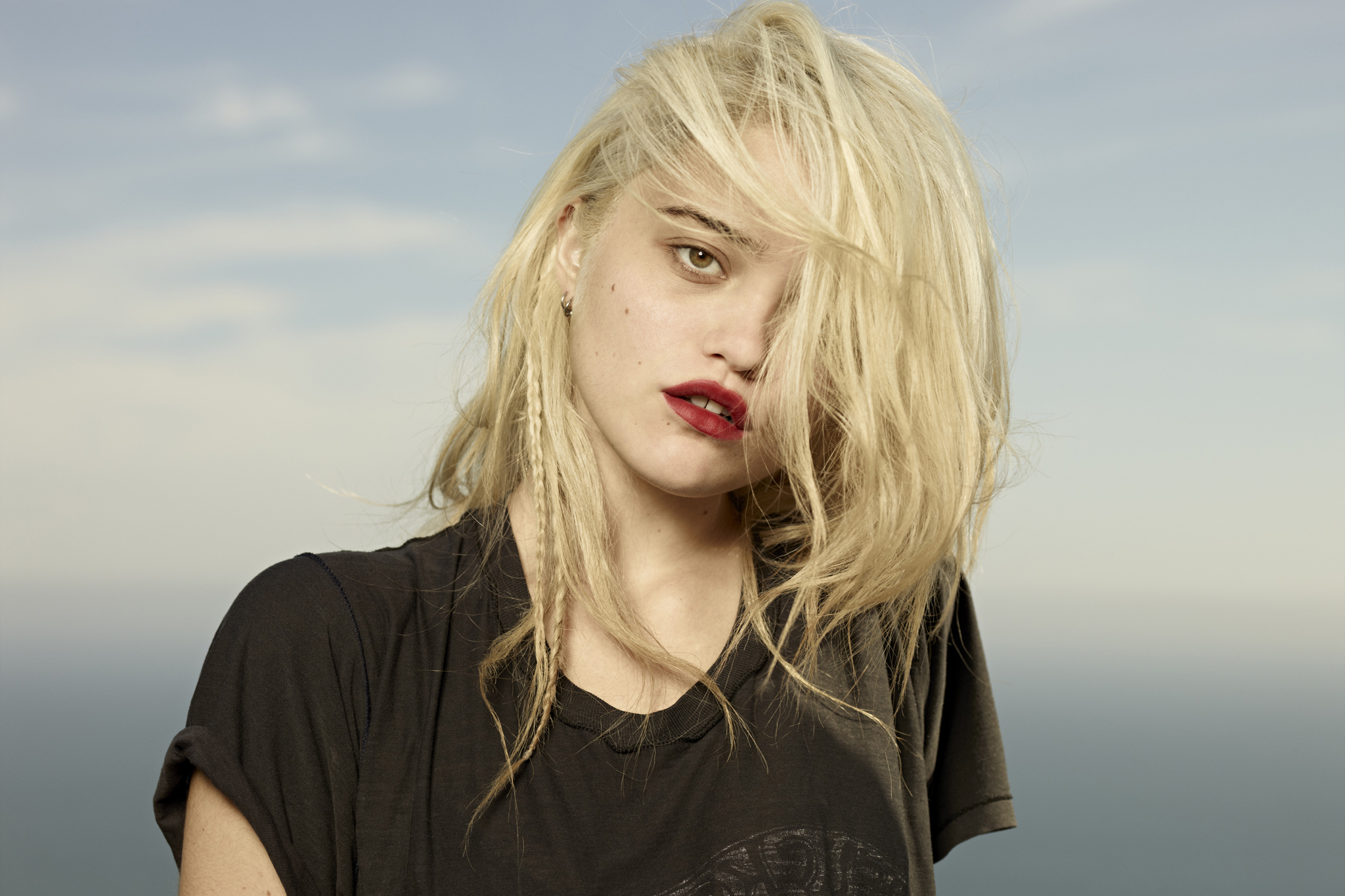 Sky Ferreira: Sự trở lại đầy ấn tượng với ca khúc mới sau thời gian dài chờ đợi